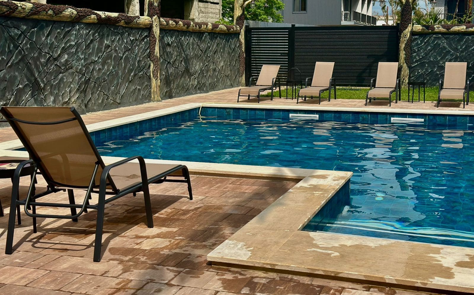 Отель SWEET HOUSE 470 КОБУЛЕТИ