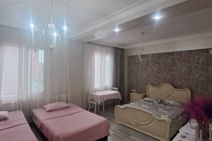 Отель SWEET HOUSE 470 КОБУЛЕТИ