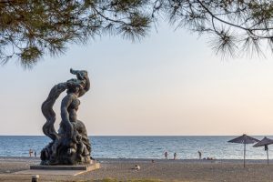 Скульптура "Медея" Пицунда