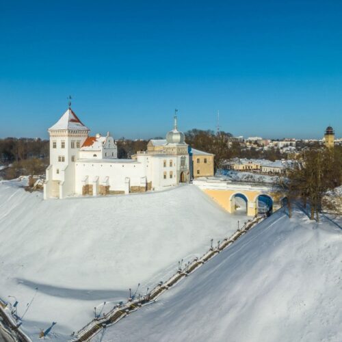 Старый замок зима