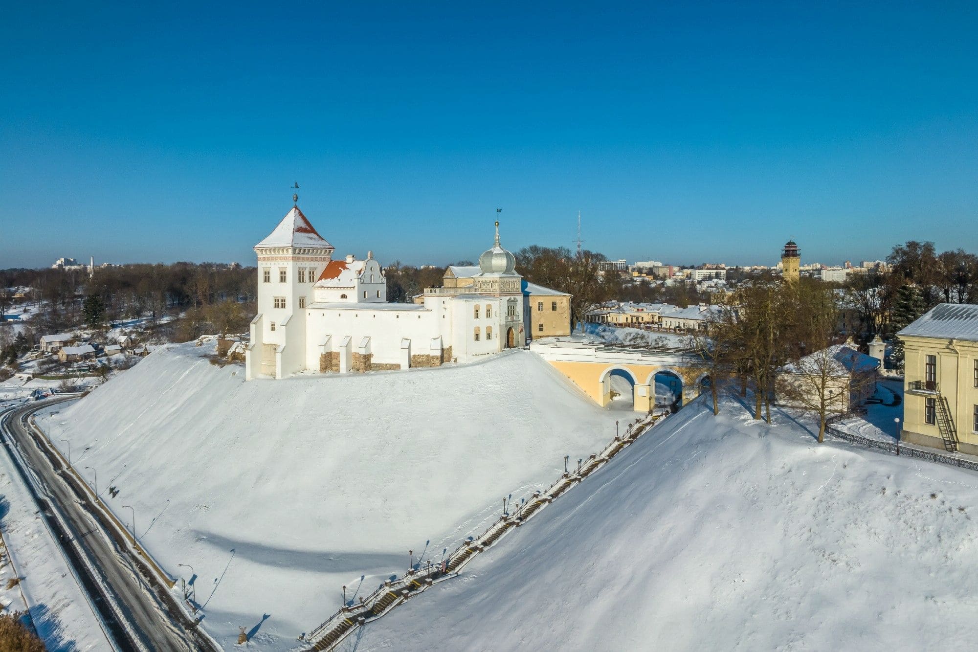 Старый замок зима